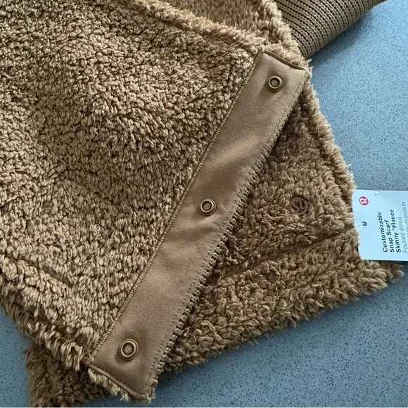 Lululemon Snap Scarf - Picture 4 of 7